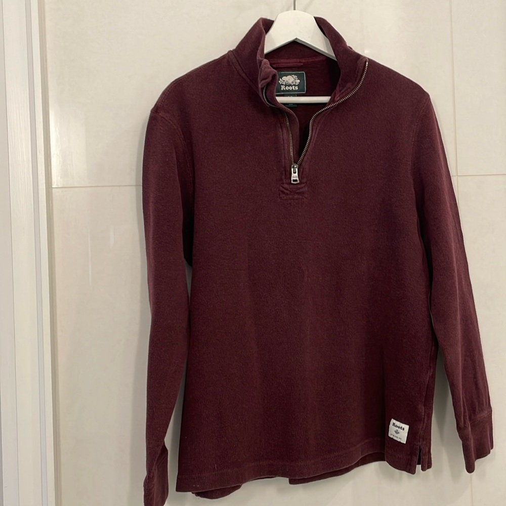 Roots Men’s Sweatshirt with half zip Size small